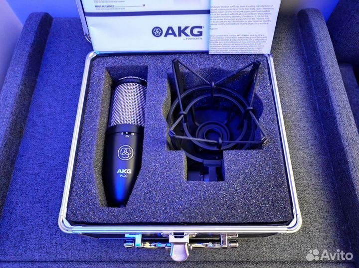 AKG P420