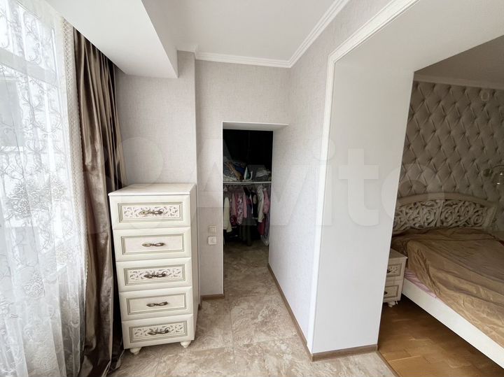 4-к. квартира, 120 м², 3/6 эт.