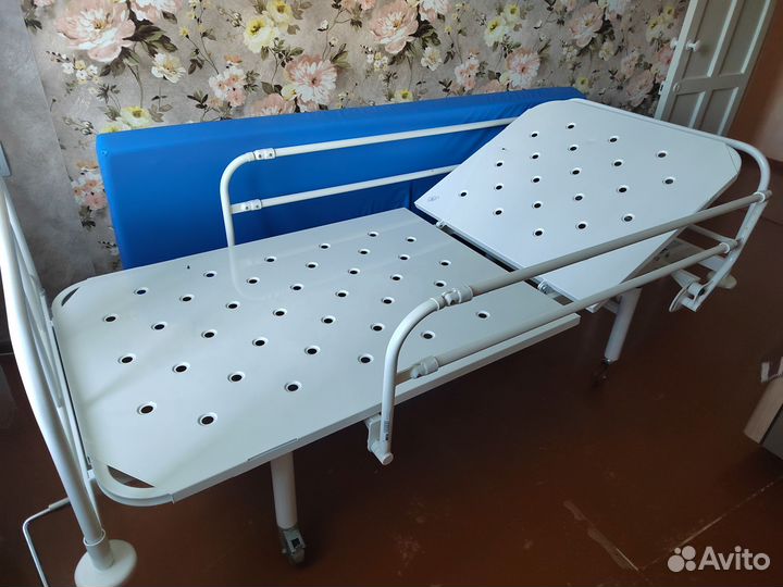 Медицинская кровать для лежачих больных