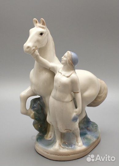 Конезаводчица,женщина и конь,статуэтка СССР гжель