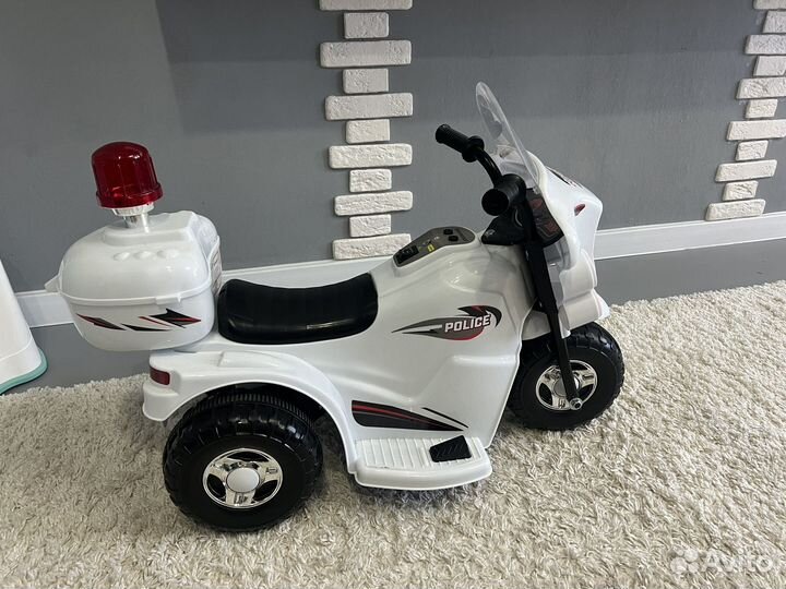 Детский электромобиль