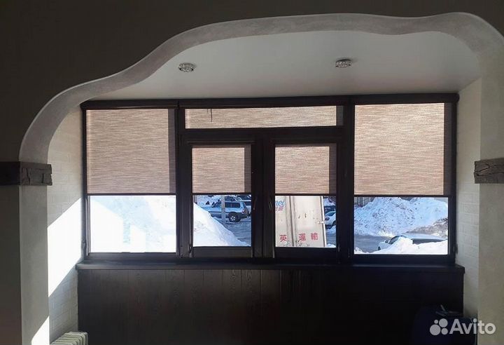 Рулонные шторы с направляющими