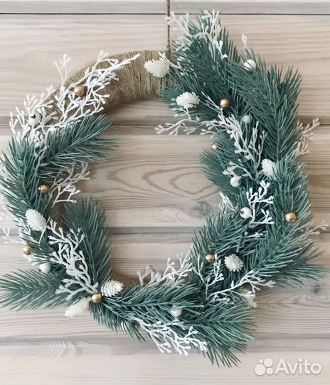 Новогодний венок ручной работы
