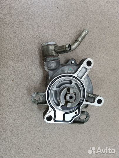 Насос вакуумный Mazda 3, 6, CX-5 PE07-18G00A