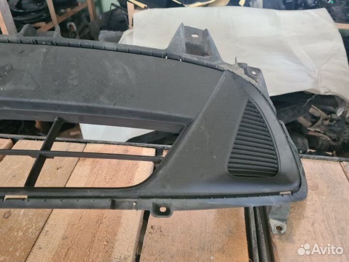 Решетка в бампер передняя Kia Sorento