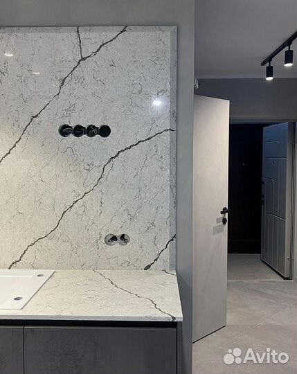 Столешница из Кварцевого агломерата. Камень