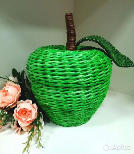 Корзина плетеная с крышкой
