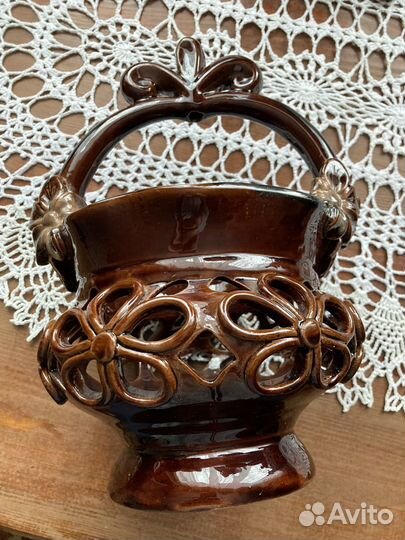 Керамическая ваза-сухарница