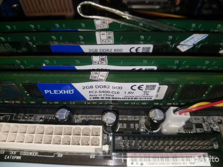 Материнская плата с процессором и памятью