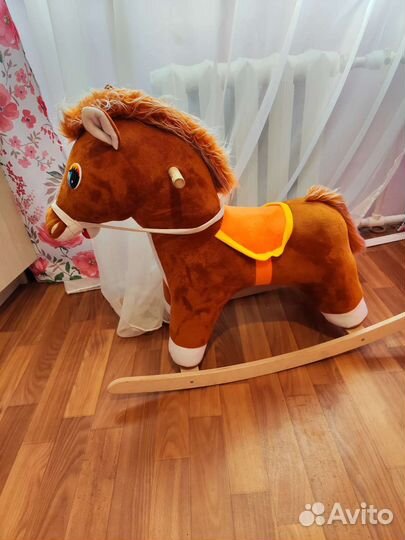 Детская качалка лошадь