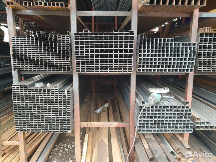 Профильная труба 40х20х3 мм