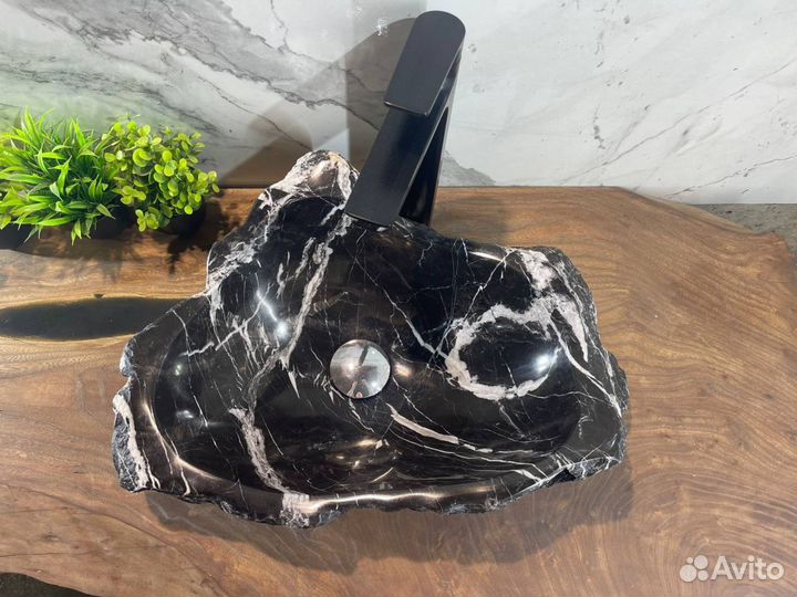 Раковина из мрамора
