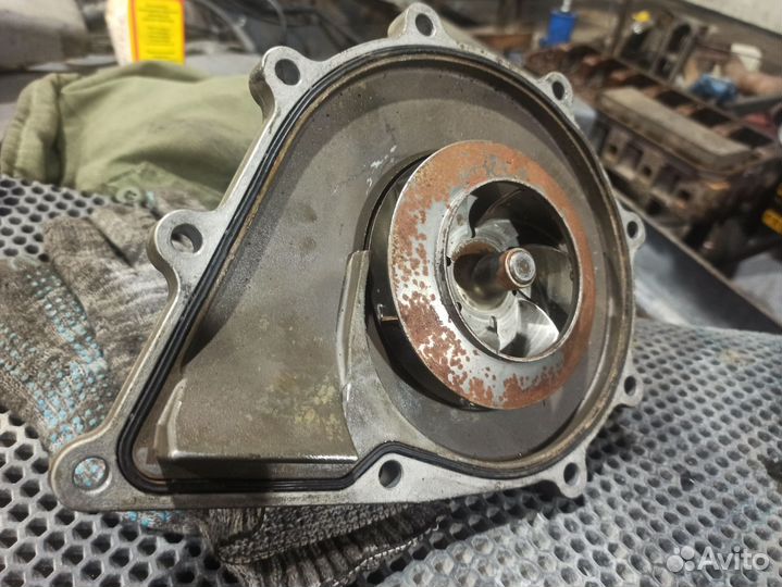 Помпа мерседес новая