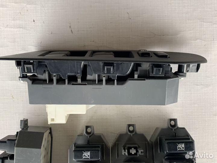 Эбу блок управления стеклоподъемников Королла 150