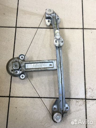 Стеклоподъемник задний левый Opel Astra H Z16XER