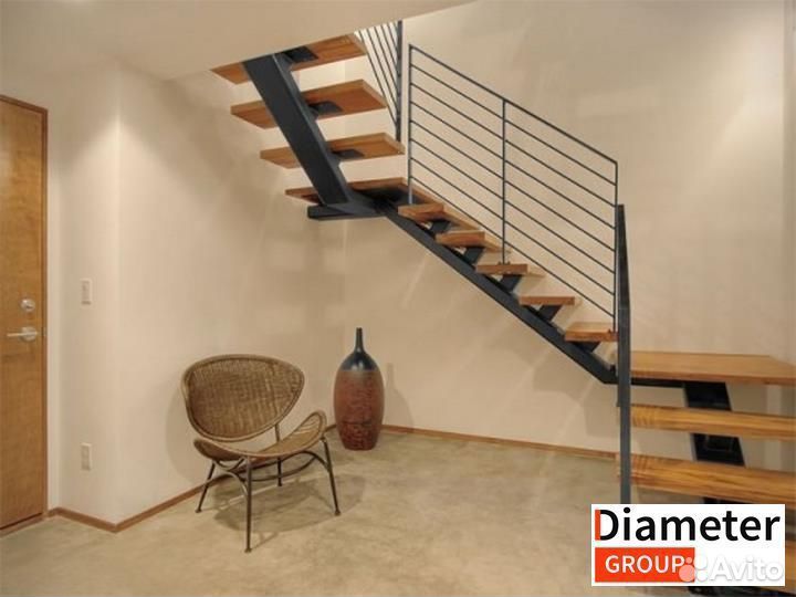 Практичная лестница с площадкой