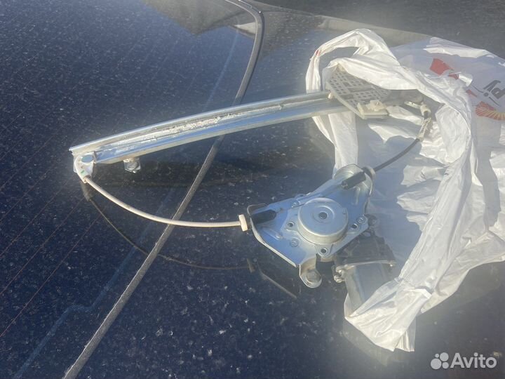 Стеклоподъемник правый передний киа рио 3