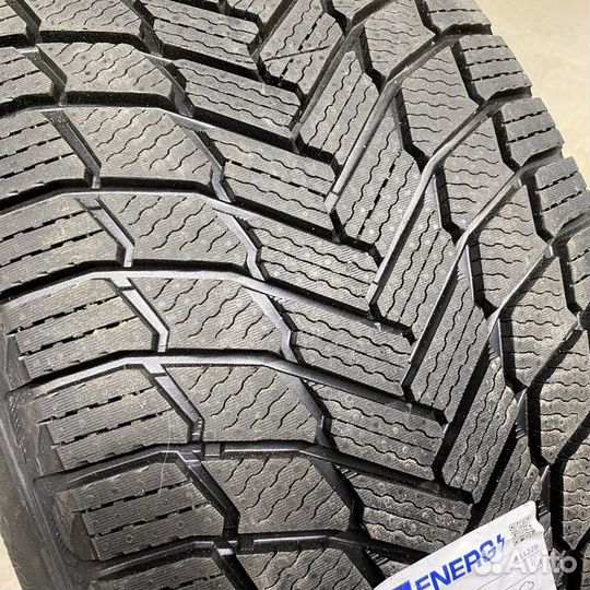 Michelin X-Ice Snow SUV 275/50 R20 T