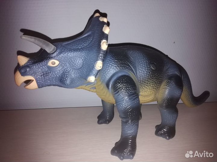 2 Динозавра радио управляемых