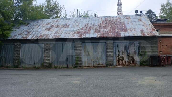 Гараж, > 30 м²