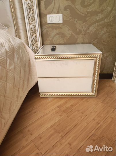 Перетяжка кровати и изголовья на дому