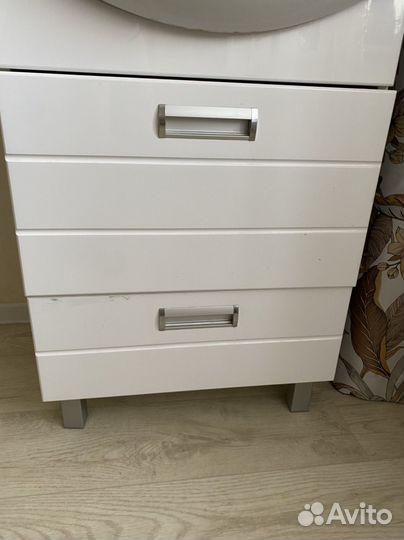 Раковина с тумбой