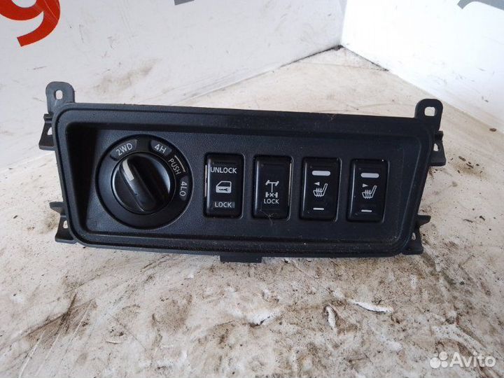 Блок управления полным приводом Nissan Navara D40