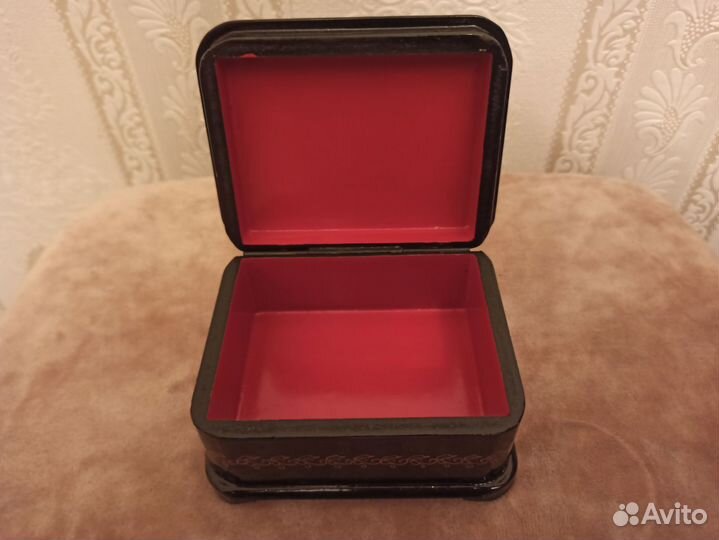 Шкатулка деревянная лаковая