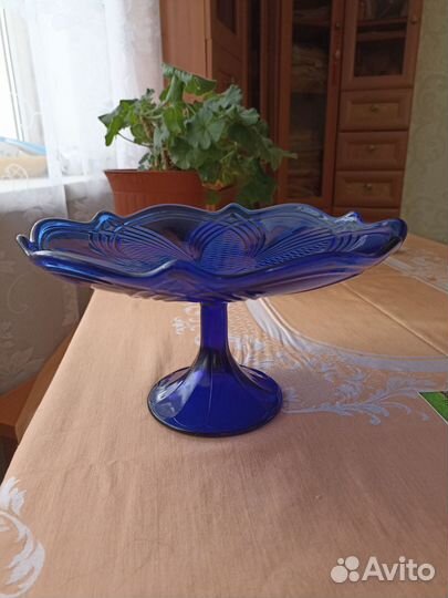 Сахарница синее стекло СССР и сахарница гжель