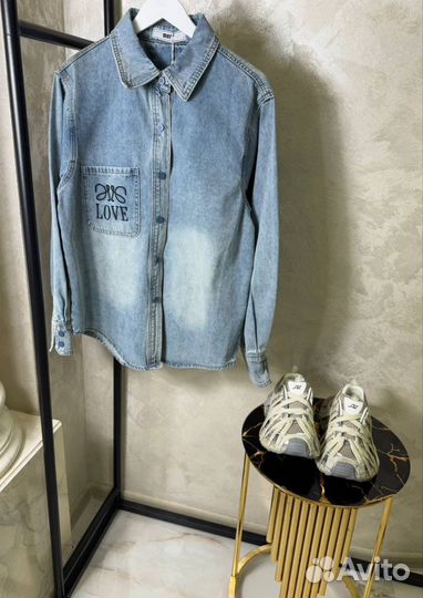 Джинсовая рубашка