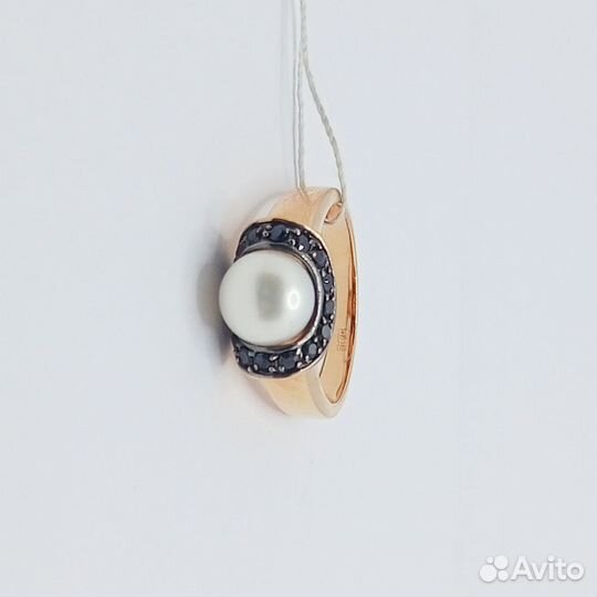 Золотое кольцо с жемчугом и фианитами(31150)