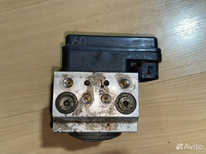 Блок абс ABS Toyota Mark X X120 GRX120