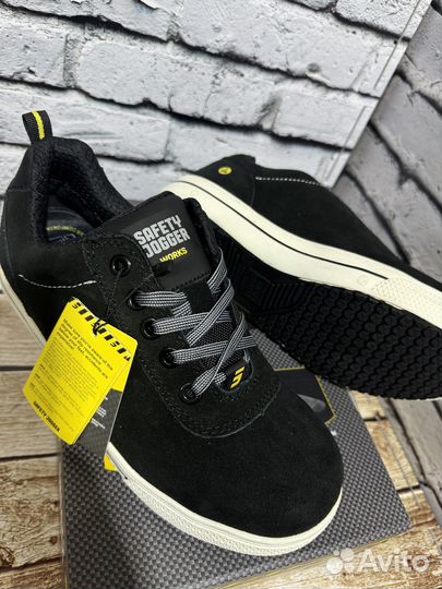 Рабочие кроссовки Safety jogger. Спецодежда