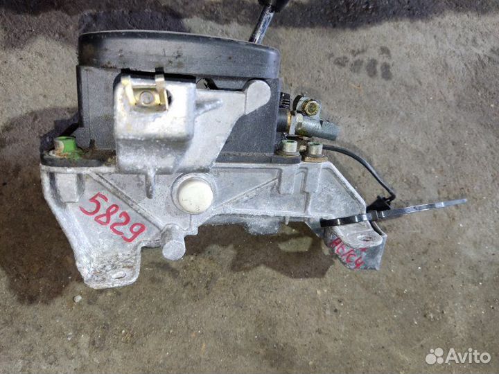 Селектор АКПП Audi A6 седан 2.8 AAH 1997