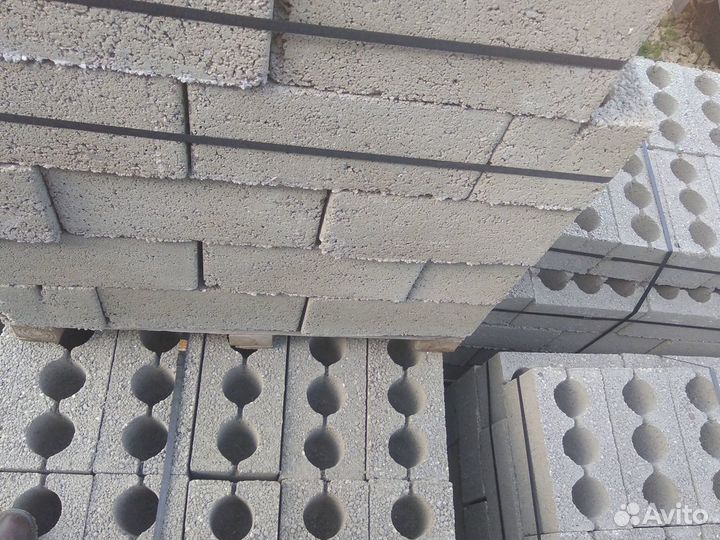 Блок кирамзитовый и муравой