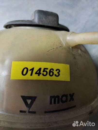 Расширительный бачок Volkswagen Passat B4 1H012140