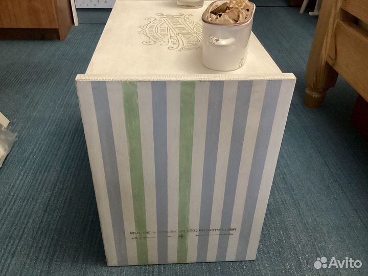 Прикроватный столик тумба