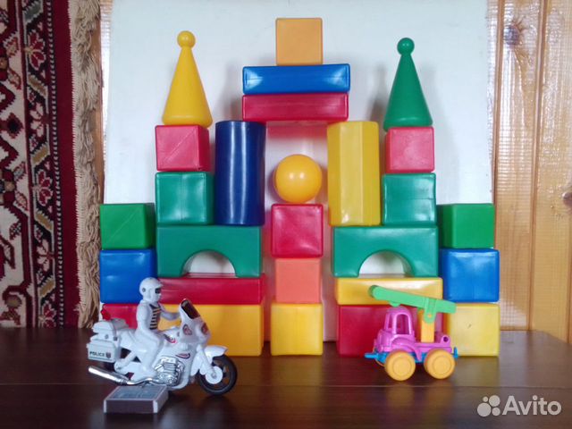 Кубики строительные пластмассовые