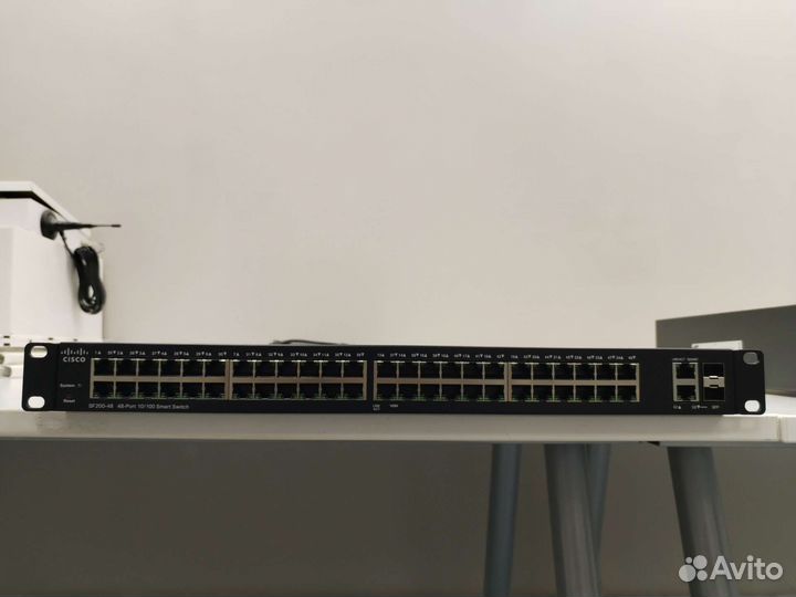 Коммутатор Cisco sf200-48