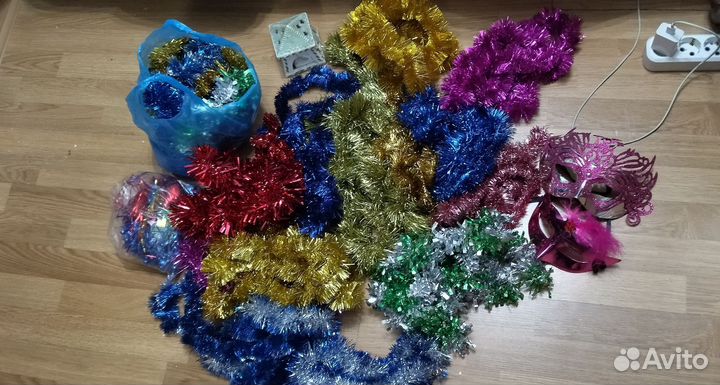 Мишура новогодняя, костюм Деда Мороза,Снегоручки