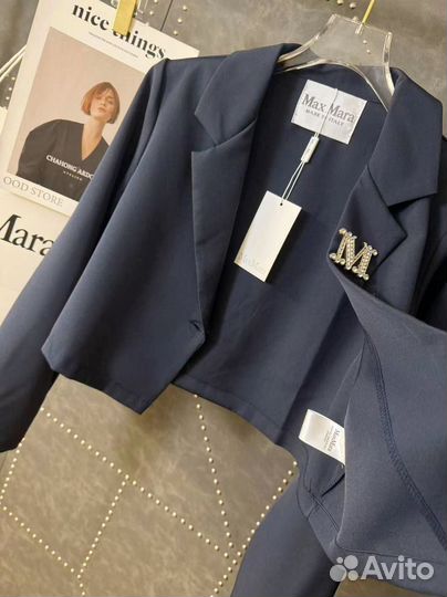 Брючный женский костюм Max Mara