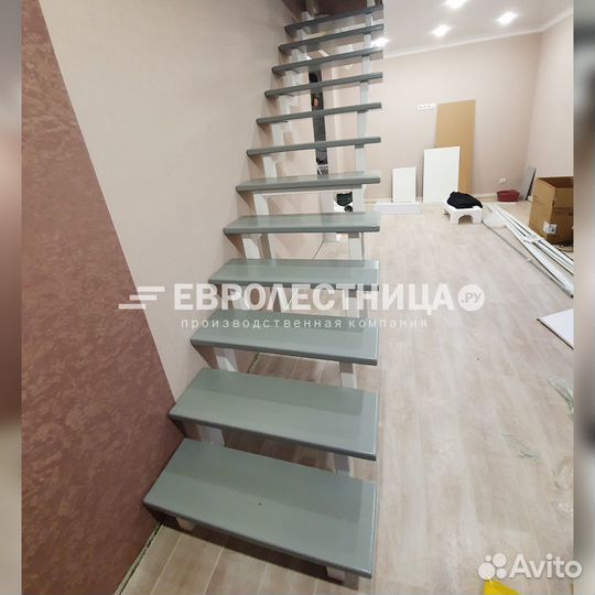 Лестница на второй этаж металлическая