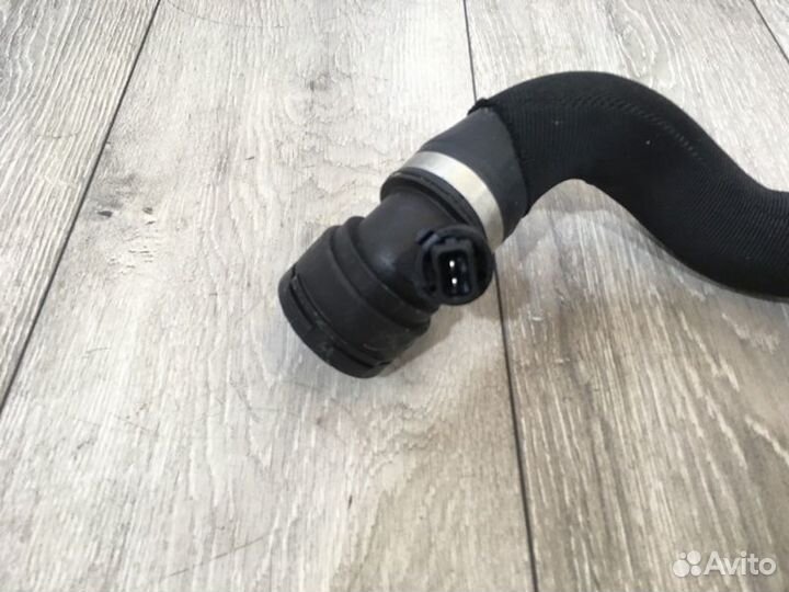 Патрубок радиатора (нижний) Bmw 5 F10 N63B44A 2010