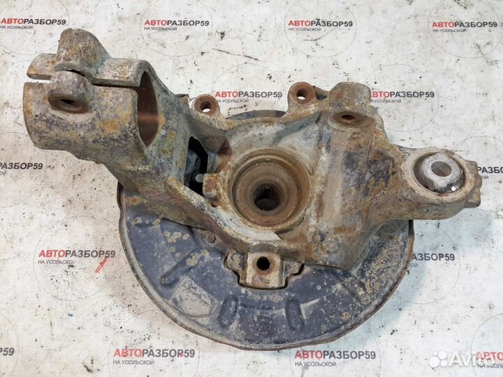 Кулак задний правый Land Rover Freelander 2