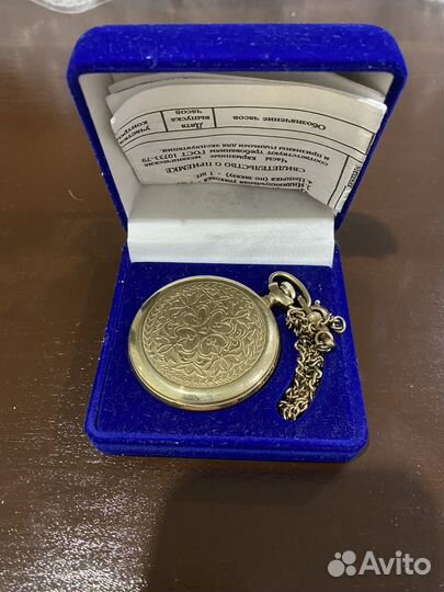 Антикварная статуэтка, часы, предметы старины