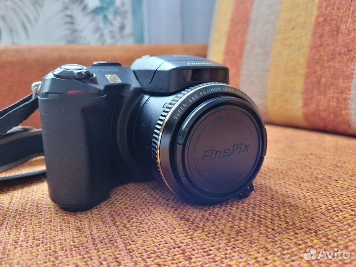 Нерабочий компакт FujiFilm