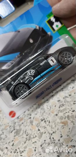 Модель Hot Wheels Jaguar I-Pace eTrophy