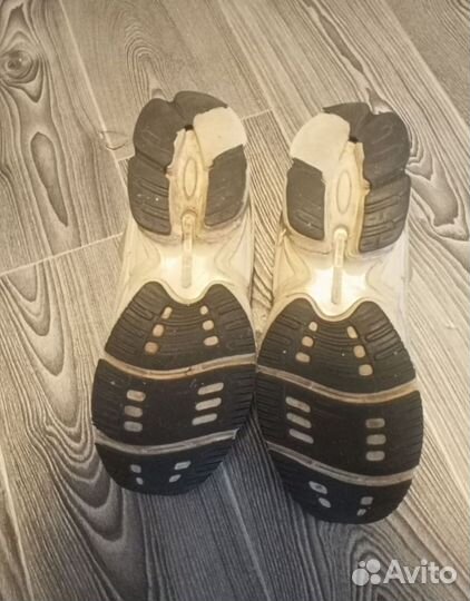 Модная спортивная обувь