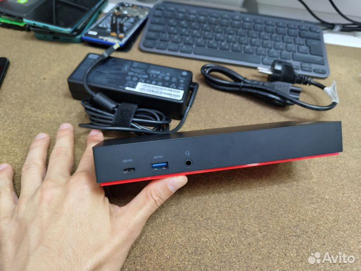 Док-станция ThinkPad Hybrid USB-C with USB-A Dock