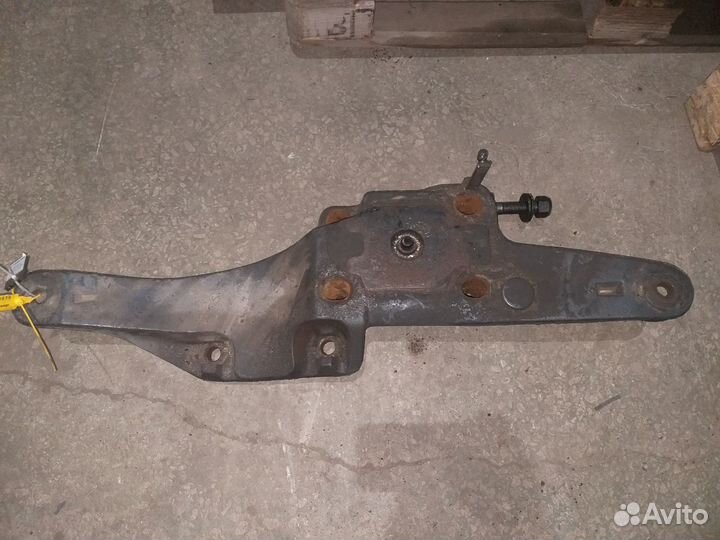 Кронштейн пневмоподвески (задний левый) FH12 Volvo